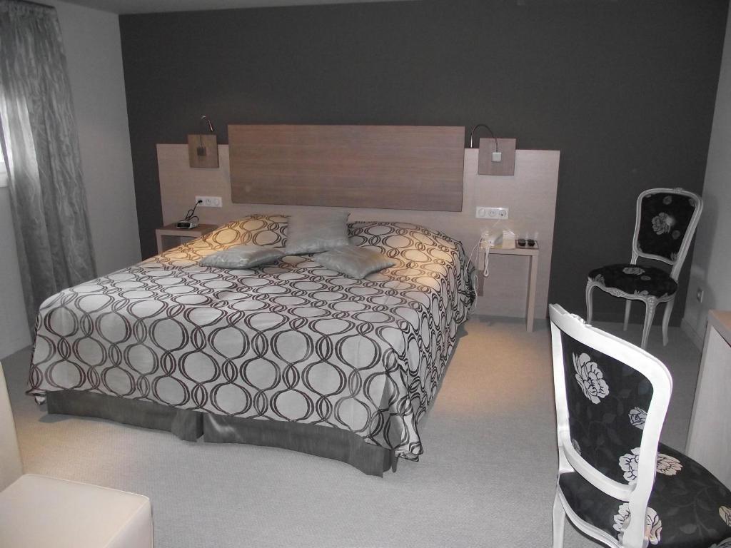 Hostellerie Au Cygne Wissembourg Rom bilde