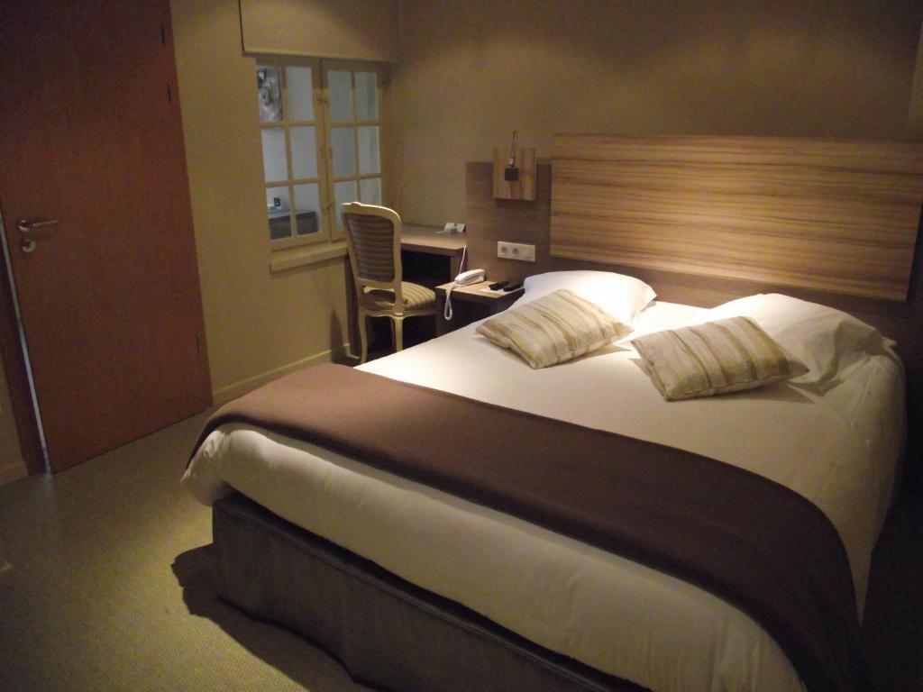 Hostellerie Au Cygne Wissembourg Rom bilde