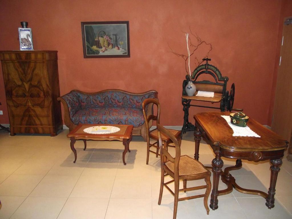 Hostellerie Au Cygne Wissembourg Rom bilde